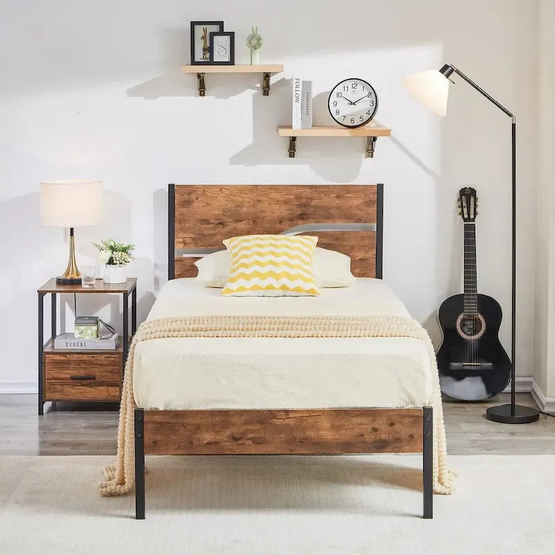 Cadre de lit plateforme en métal avec tête et pied de lit en bois, cadre de lit industriel en métal sans sommier nécessaire
