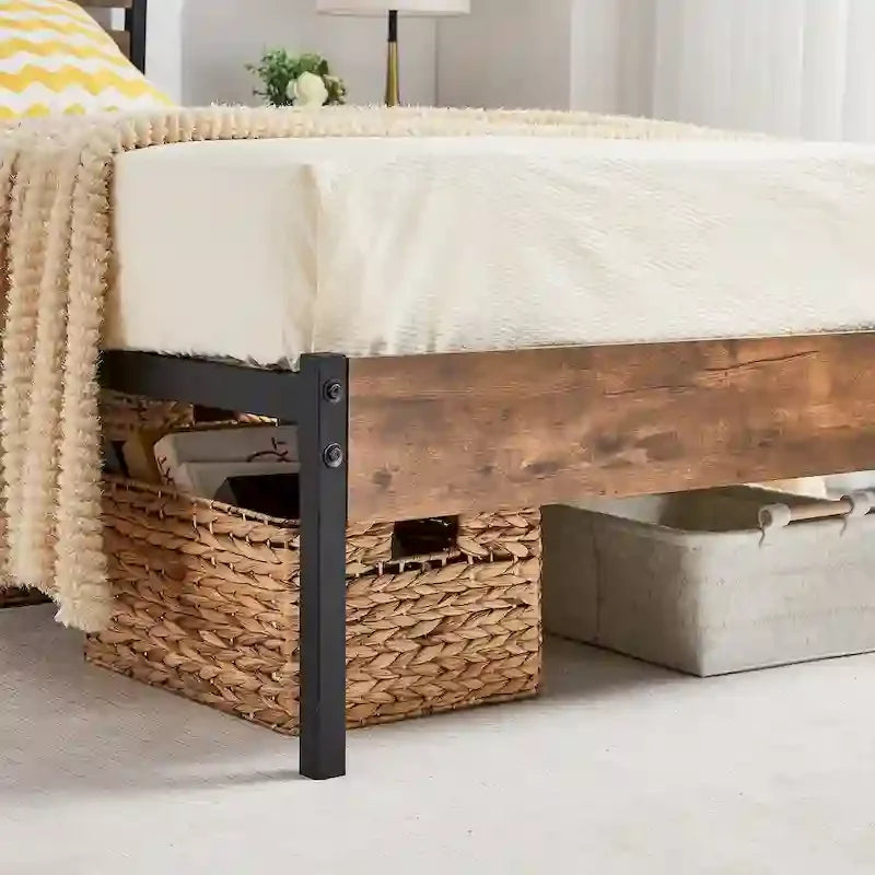 Cadre de lit plateforme en métal avec tête et pied de lit en bois, cadre de lit industriel en métal sans sommier nécessaire