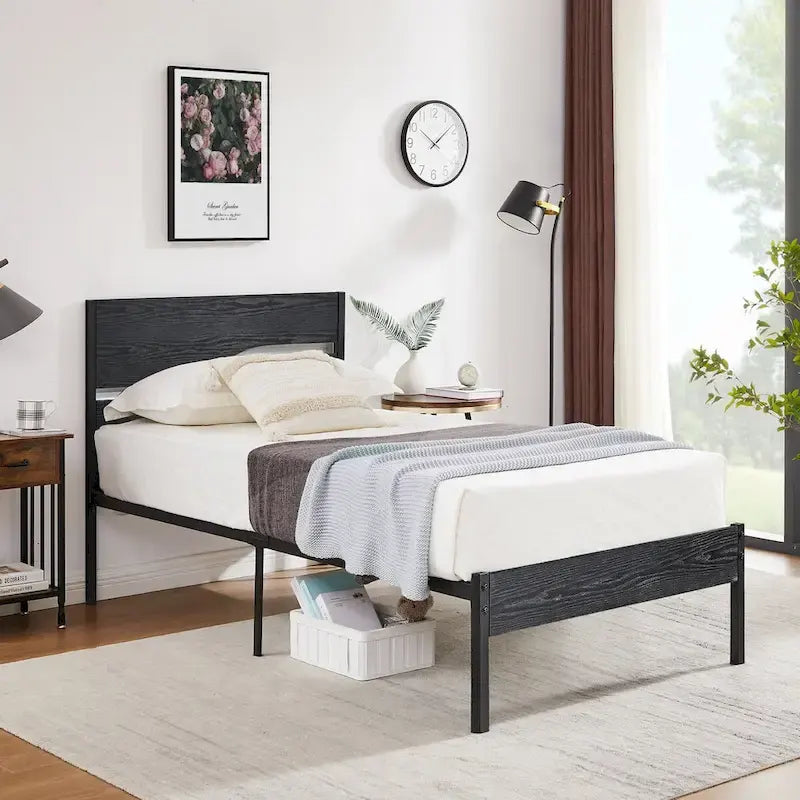 Cadre de lit plateforme en métal avec tête et pied de lit en bois, cadre de lit industriel en métal sans sommier nécessaire